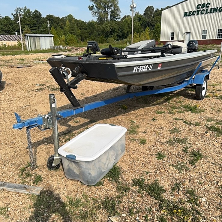 15 Foot Fishing Boat With Mercury 9.9 Horse Motor