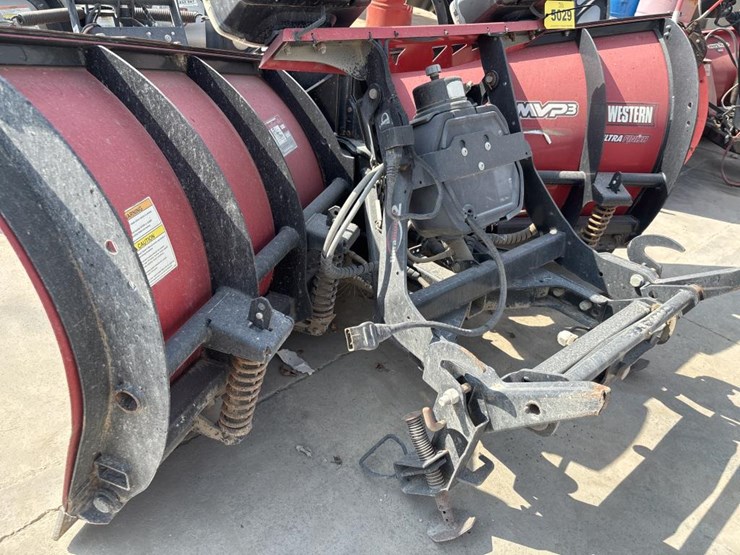 #5029-•-western-mvp3-ultra-finish-truck-v-plow-image-2