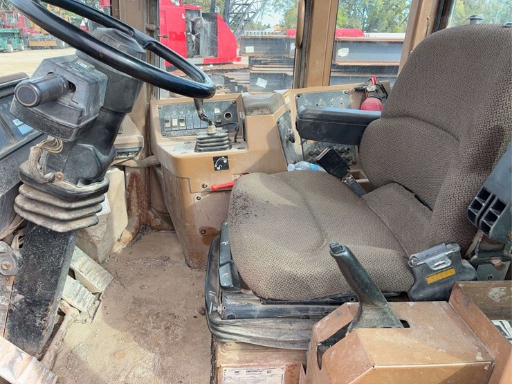 caterpillar-938f-image-36