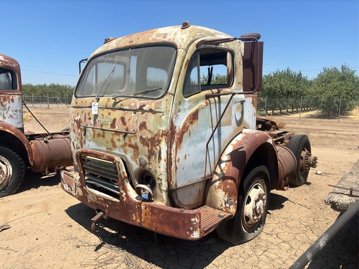 white-3000-truck-image-1