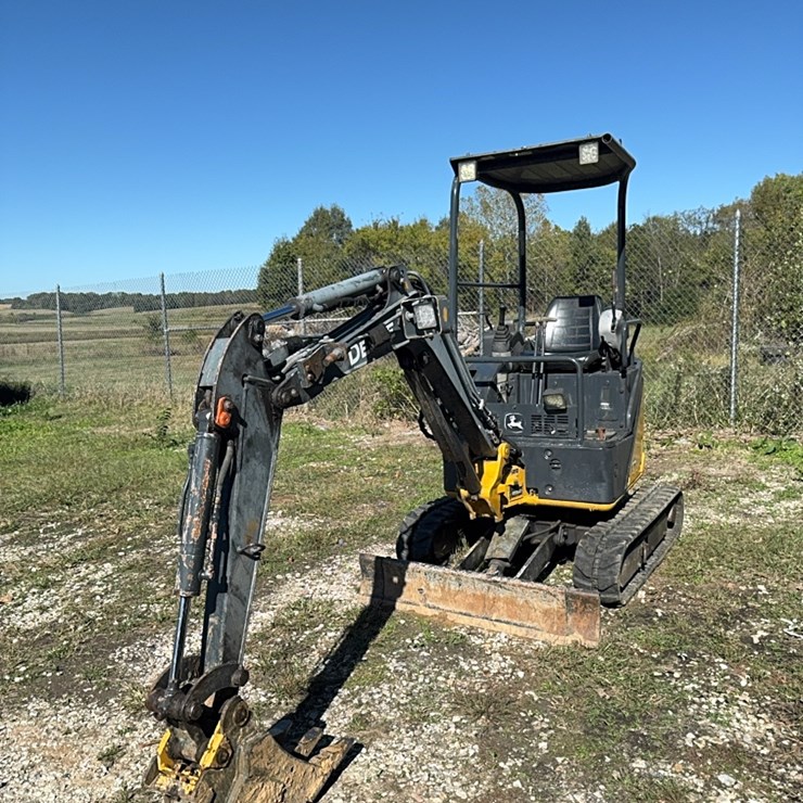 DEERE 17D