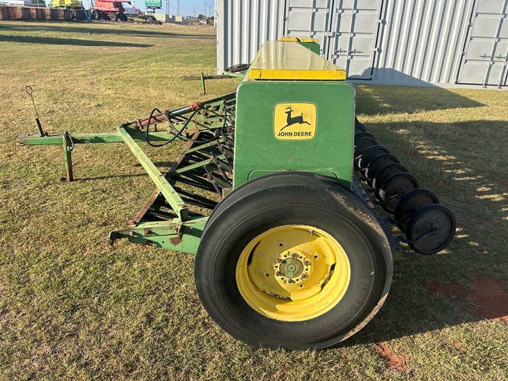 john-deere-8200-image-7