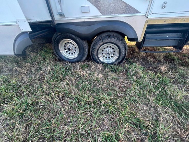 2006-forest-river-cedar-creek-30rkts-camper-image-36