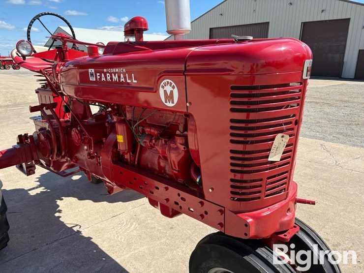 1953-ih-farmall-super-m-2wd-tractor-image-12
