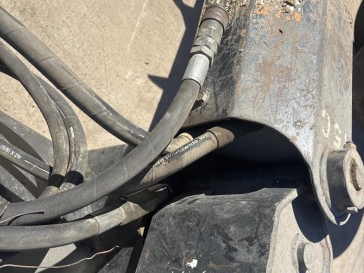 #5094-•-bobcat-15c-skid-steer-12"-auger-image-5