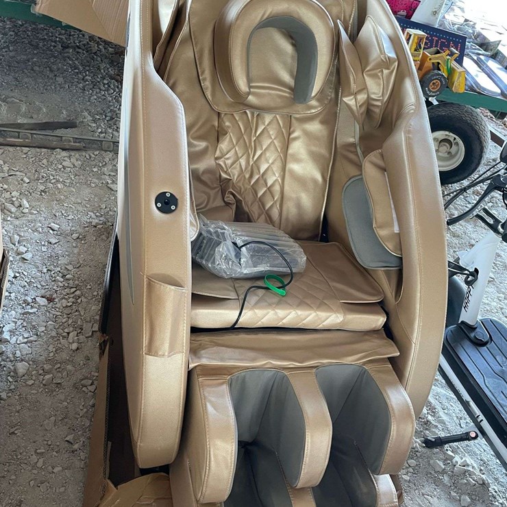 Future FT-S13 Full-Body Massage Chair