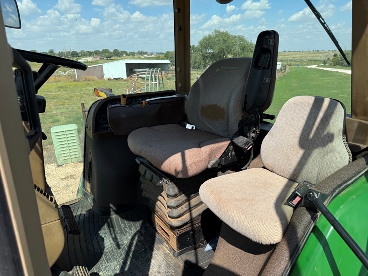 john-deere-8530-image-24