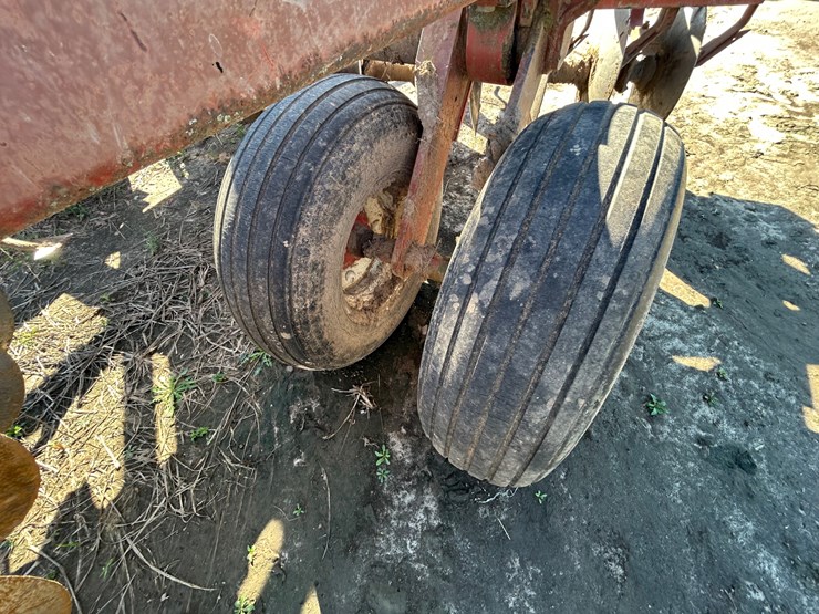 massey-ferguson-820-image-16