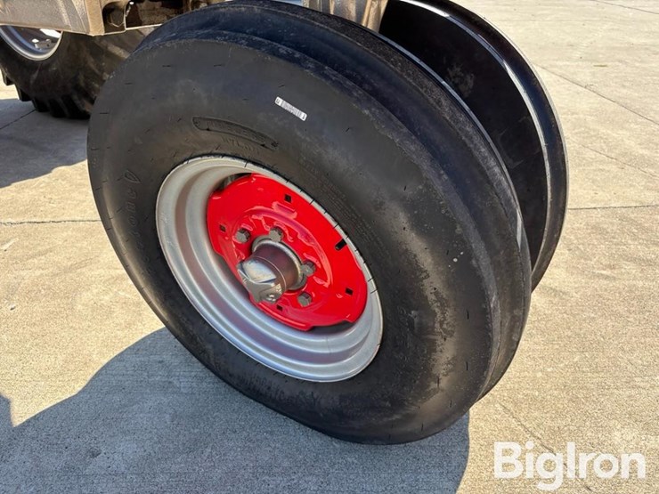 1969-massey-ferguson-1130-image-13