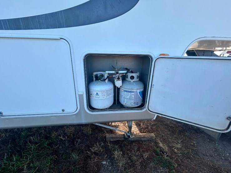 2006-forest-river-cedar-creek-30rkts-camper-image-34