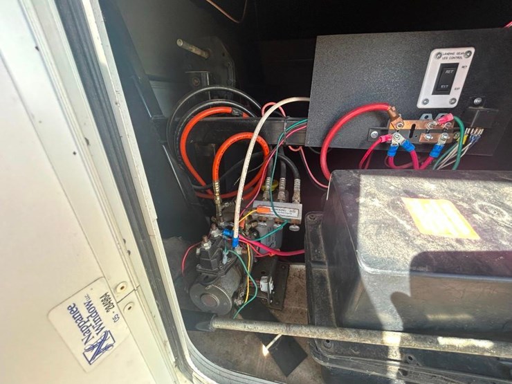 2006-forest-river-cedar-creek-30rkts-camper-image-45