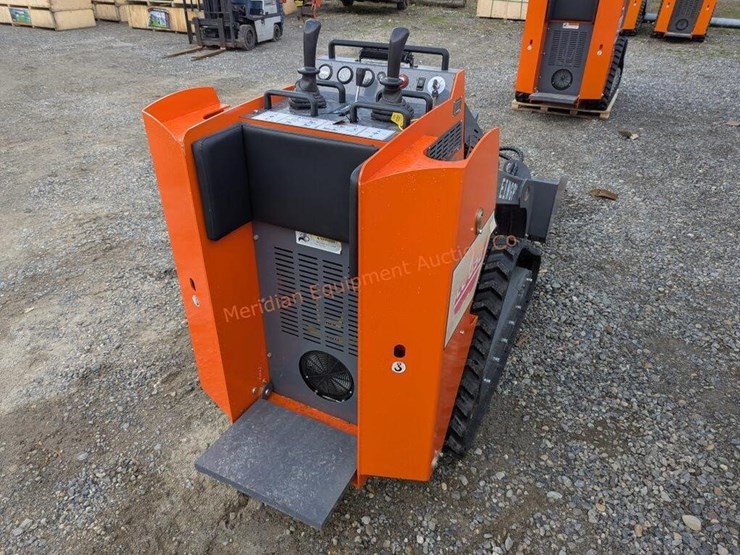 diggit-scl850-mini-tracked-loader-image-5