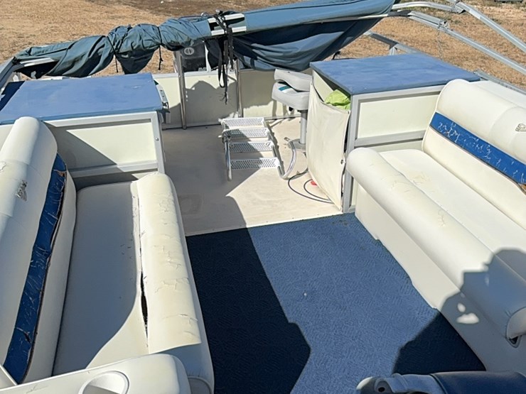 2001-22-foot-crest-pontoon-boat-with-90-horse-mercury-image-11