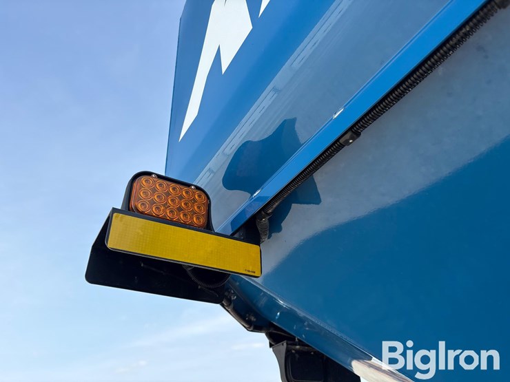2024-kinze-1421-grain-cart-image-12