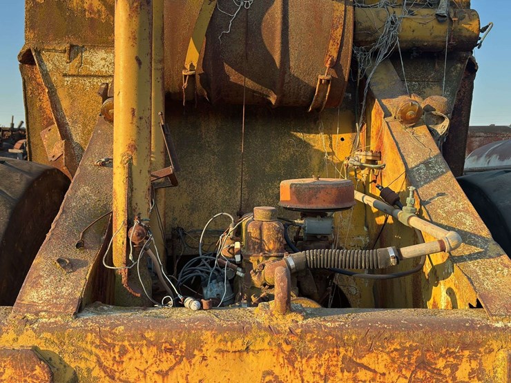 euclid-tractor-tanker-image-34