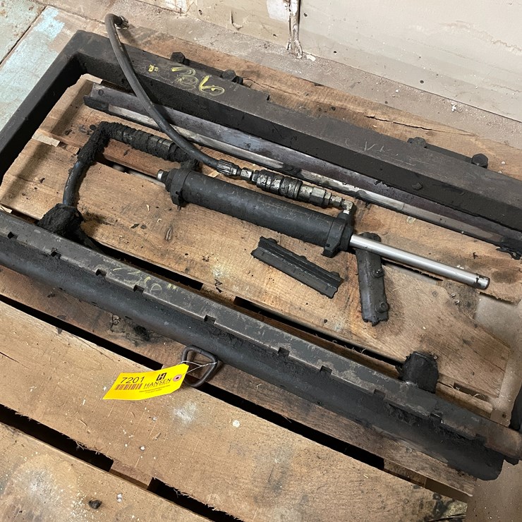 #7201 • Forklift Side Shift Plate