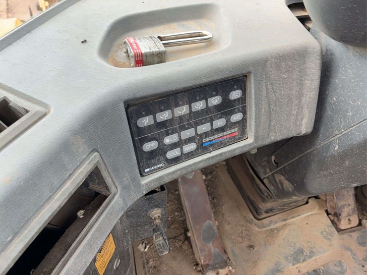 komatsu-wa380-image-39