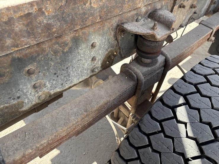 #5081-•-2005-gmc-c4500-4x4-single-axle-dump-truck-image-48