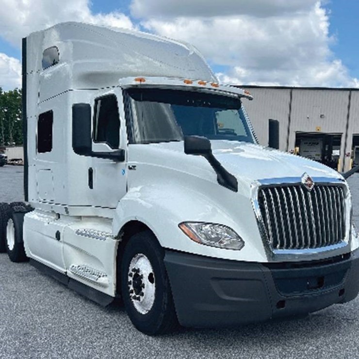 2020 INTERNATIONAL LT