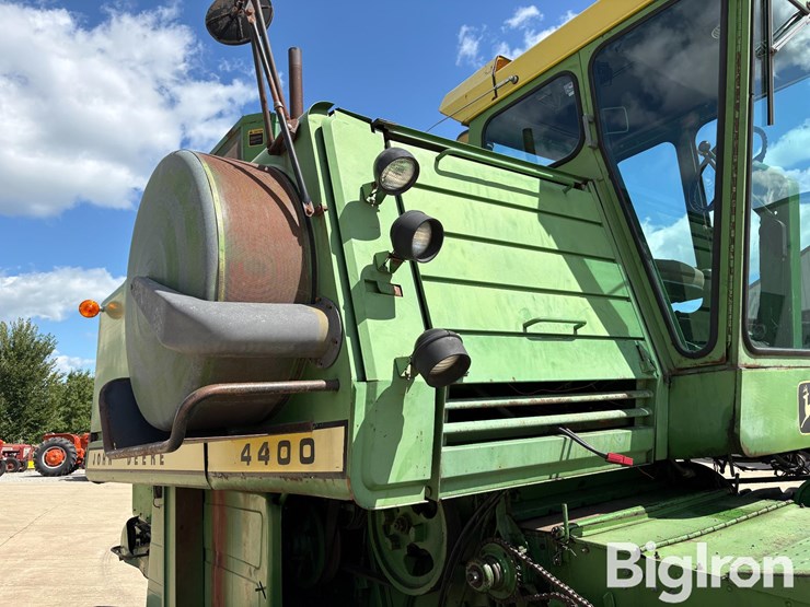 1976-john-deere-4400-image-9