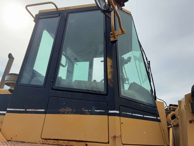 caterpillar-938f-image-26