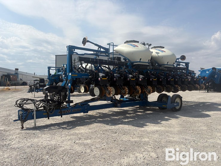 2013-kinze-3600-image-1