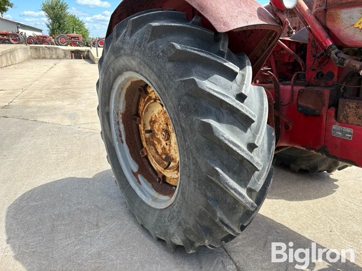 1956-massey-harris-444-image-15
