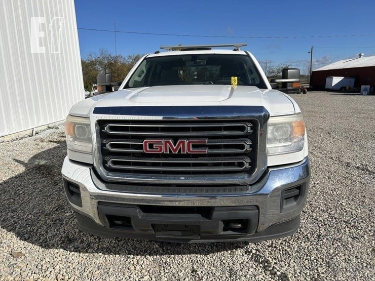 2015-gmc-3500hd-image-8