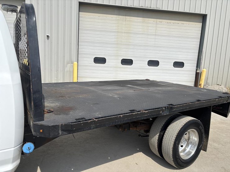 2015-dodge-ram-3500-image-12