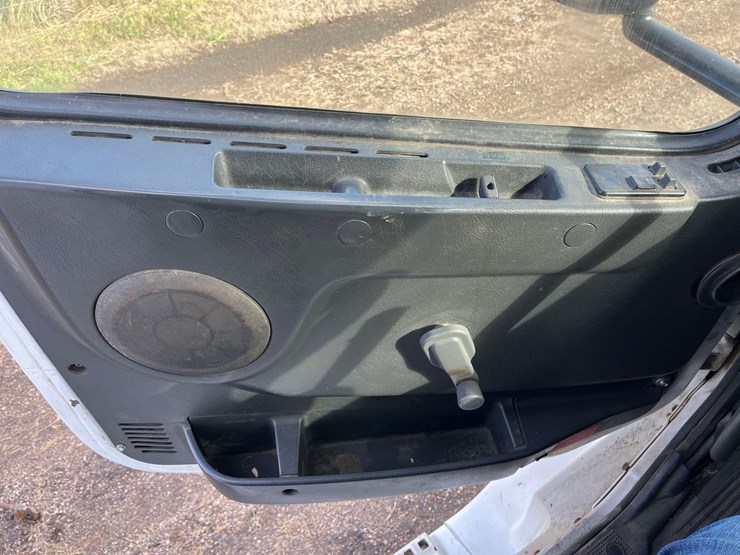 1998-volvo-semi-image-57