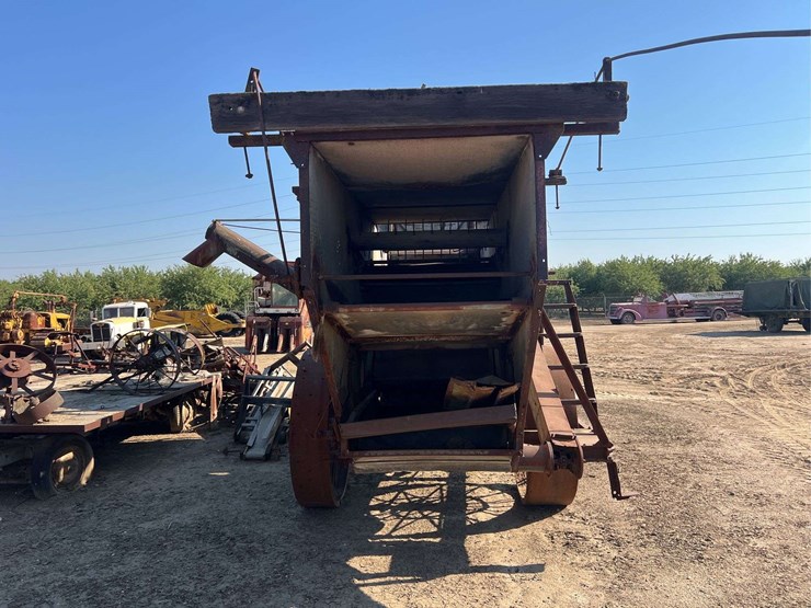 caterpillar-pull-type-combine-image-8