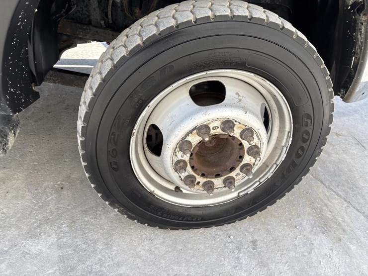 2016-dodge-ram-5500-image-33