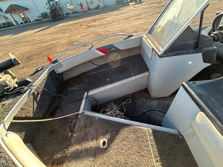 alumacraft-tropy-170-boat-image-12