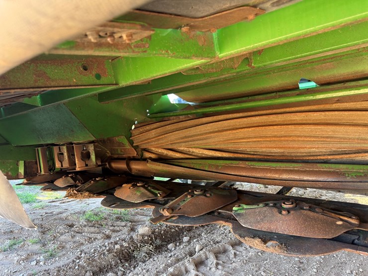 2019-john-deere-w235-image-25