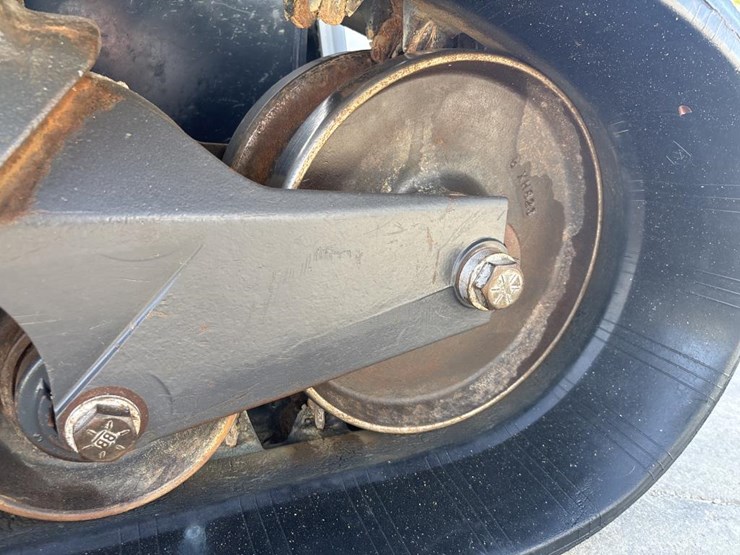 2022-bobcat-t870-image-58