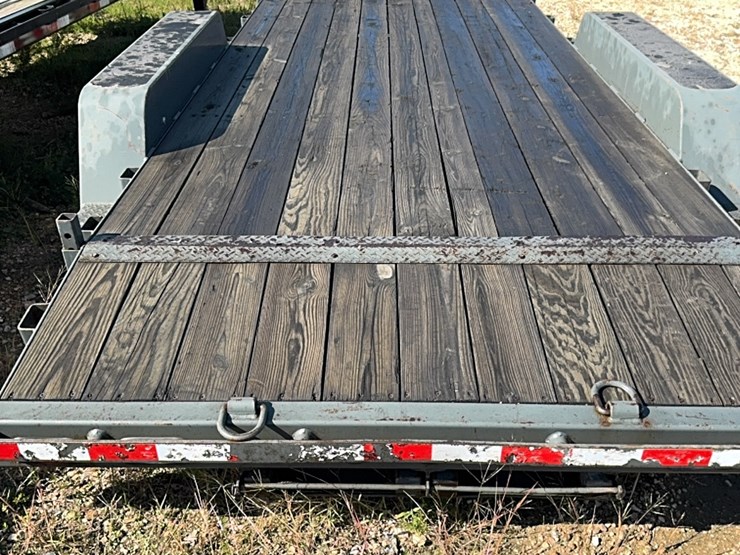 18-foot-heavy-duty-trailer-image-15