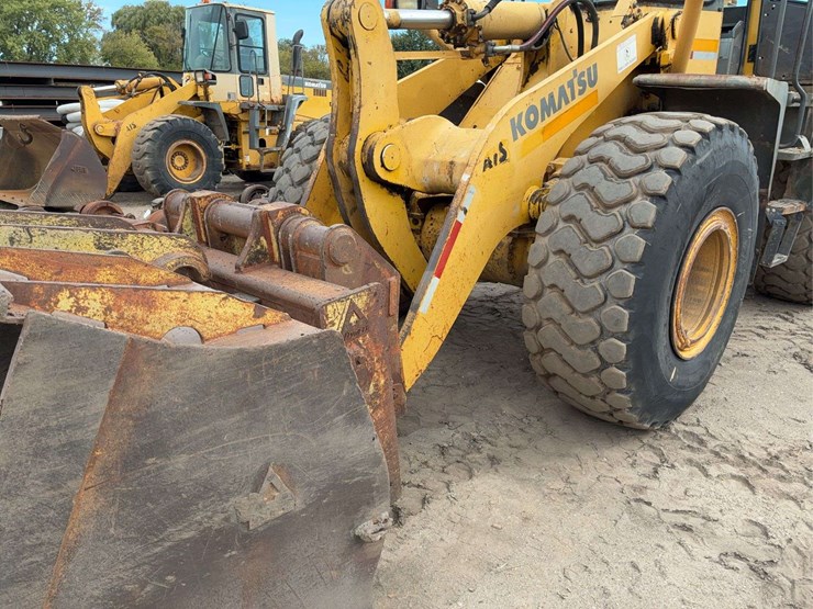 komatsu-wa380-image-3