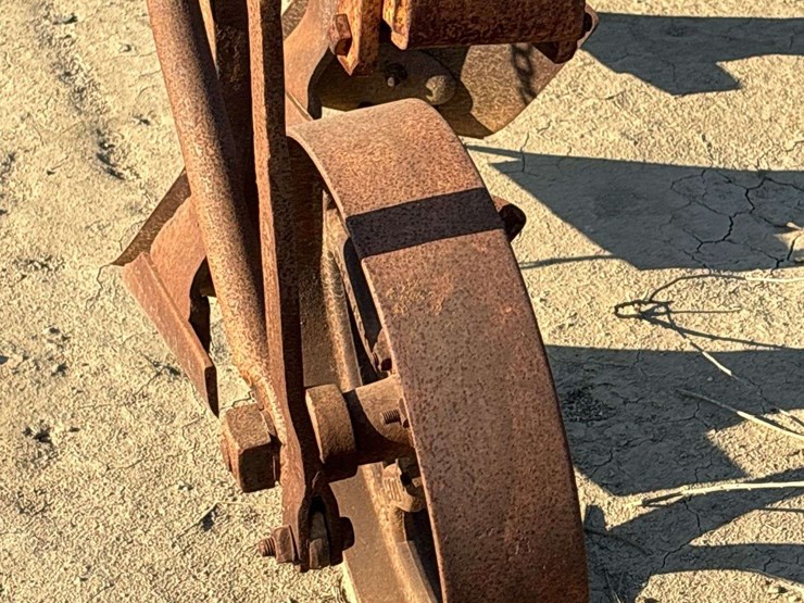 stockton-5-bottom-wooden-frame-plow-image-16