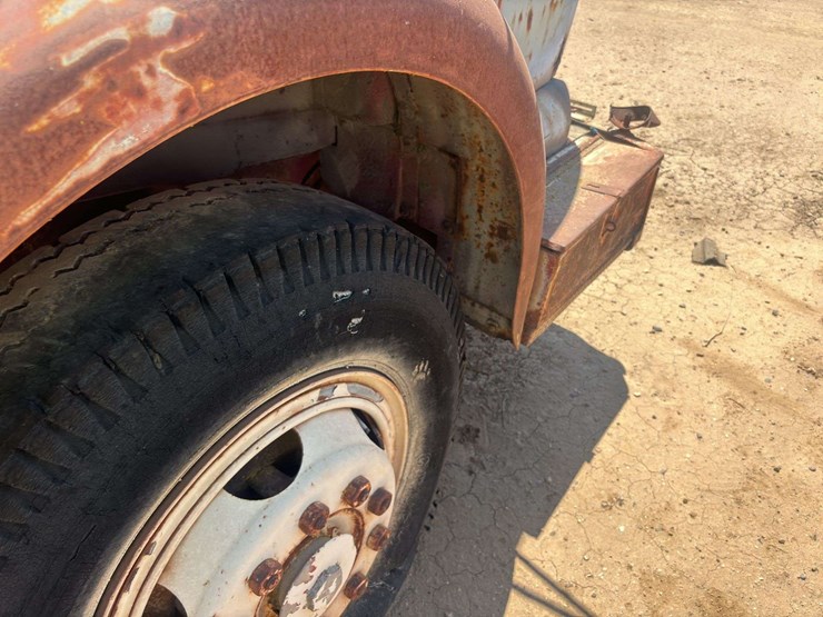 white-3000-truck-image-48