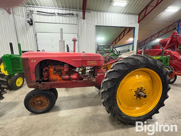 1949-massey-ferguson-44-image-8