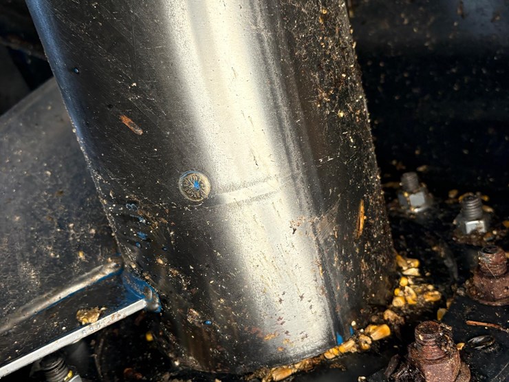 2024-kinze-1421-grain-cart-image-16