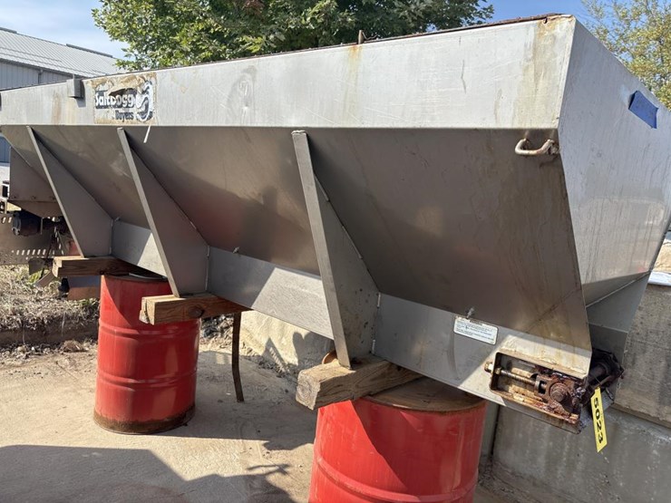 #5023-•-buyers-salt-dogg-truck-sander/salter-image-1