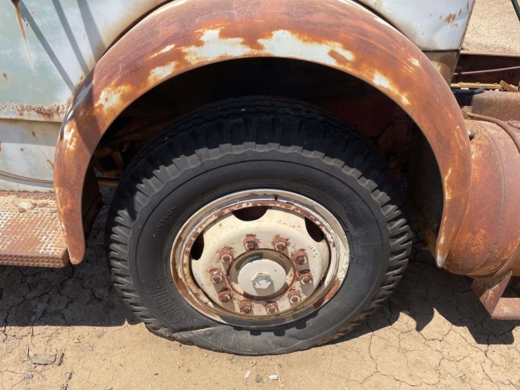 white-3000-truck-image-26