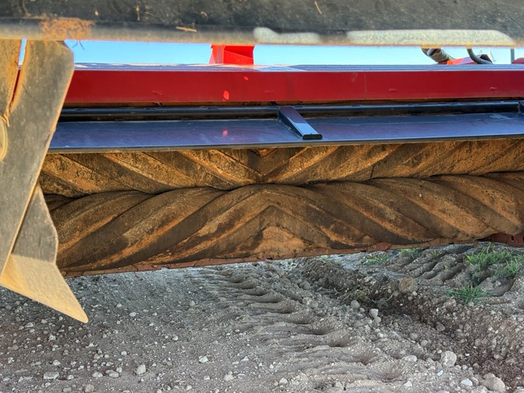 2020-case-ih-wd2104-image-22