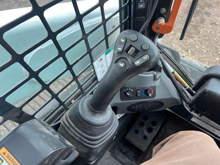 2021-bobcat-t770-image-17