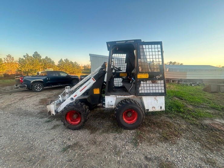 1981-model-2000-bobcat-mini-payloader-image-4