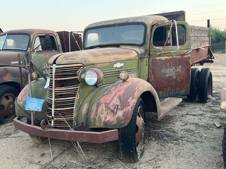 chevrolet-dump-truck-image-1