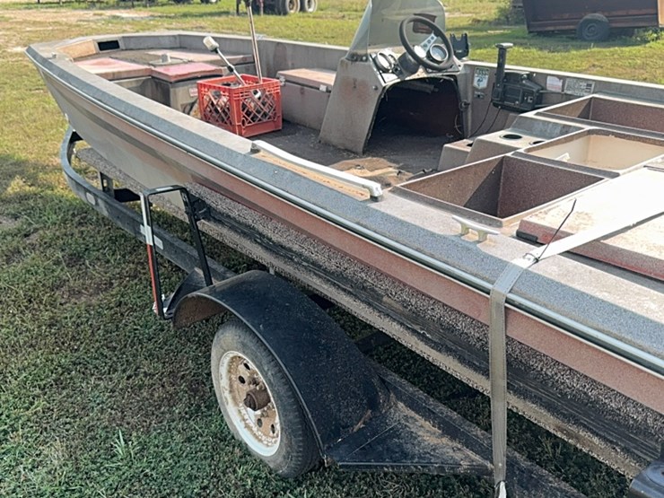 cheater-sx-bass-boat-&-nice-trailer-image-14