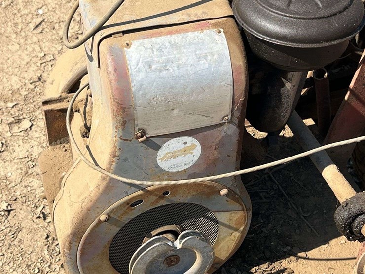 self-propelled-almond-sweeper-image-9