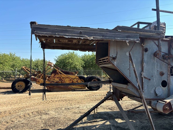 holt-36-combine-harvester-image-23